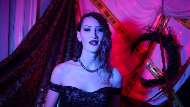 Spooky Vampire HYPNO JOI video from Vesper Vail