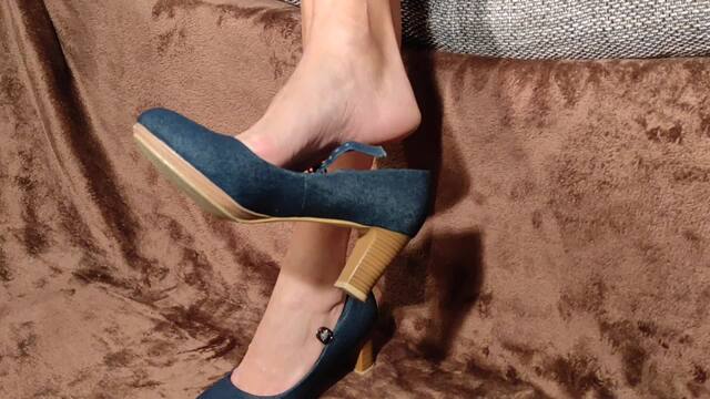 Shoe and foot video from Wild Karina