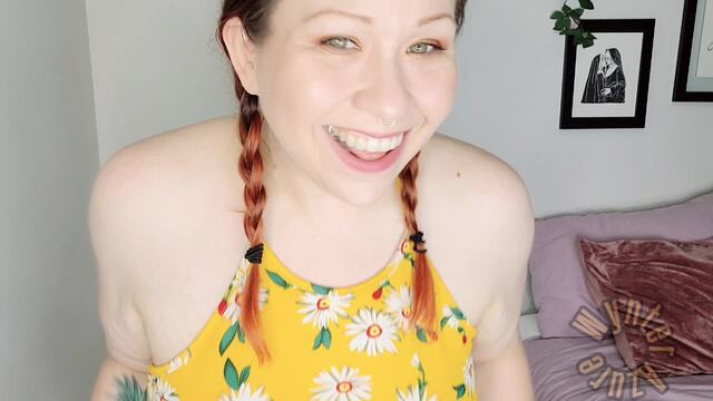 I Get Fit, You Get Dependent and Fat! video from Wynter Azure