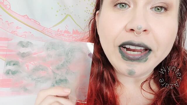 StepAuntie Wynters Green New Years Kisses! video from Wynter Azure