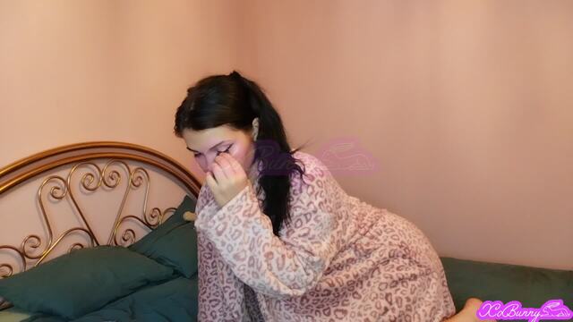 Farting while removing my makeup video from XO Bunny