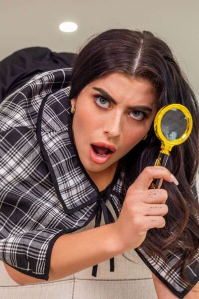 Horny VR detective Gal Ritchie investigates a big dick with a magnifier Image #4